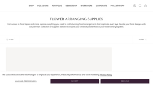 Viola Floral - Magic Triangle Vase