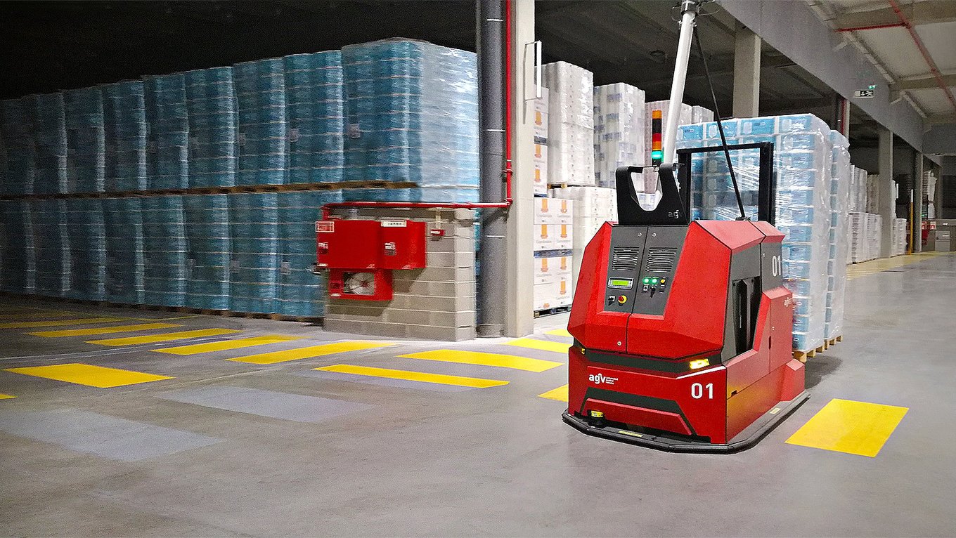 AGV (Automatic guided vehicle)