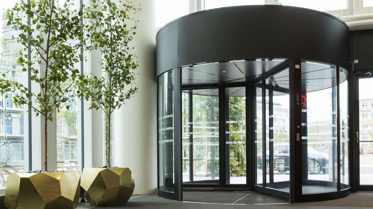 Automatic & Secure Revolving Doors