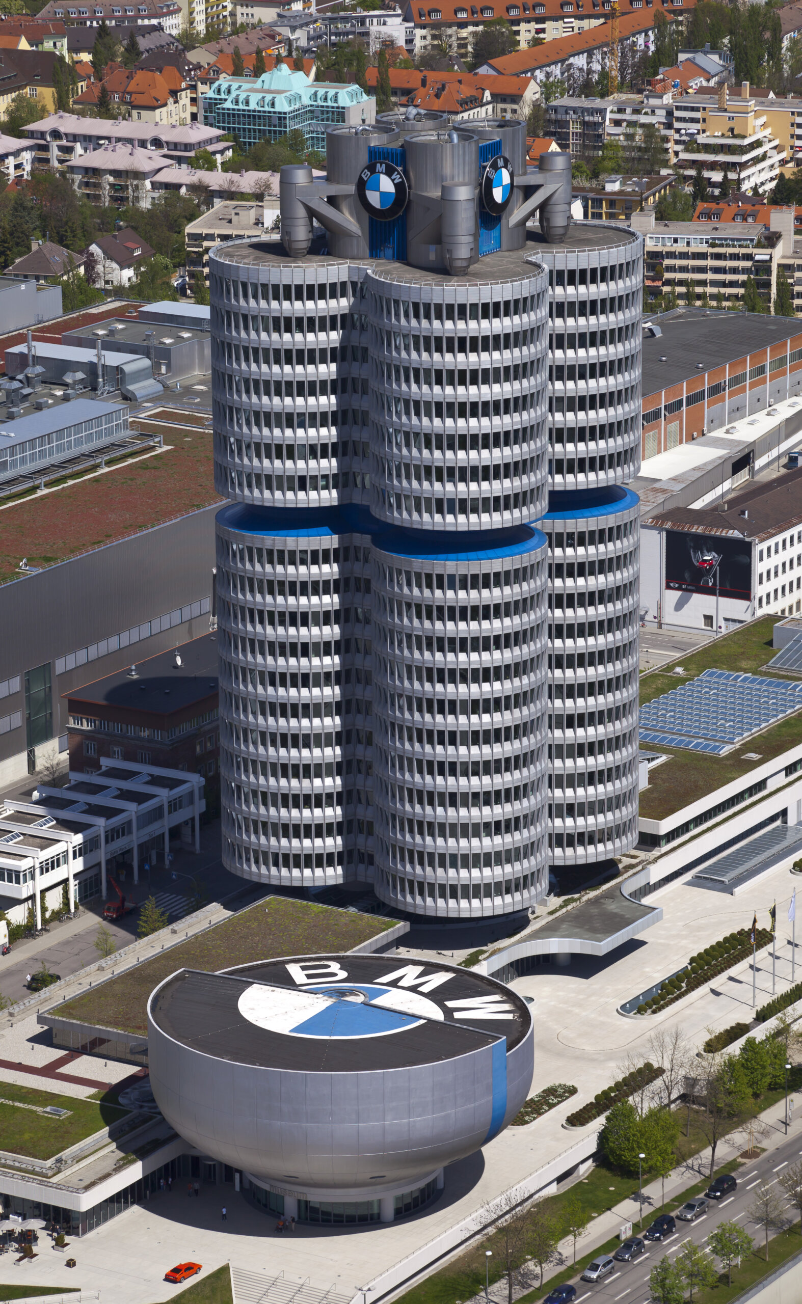 BMW.com