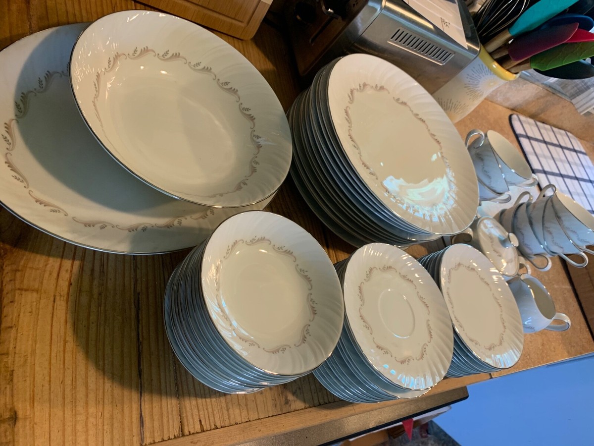 Buy fine dinnerware online now