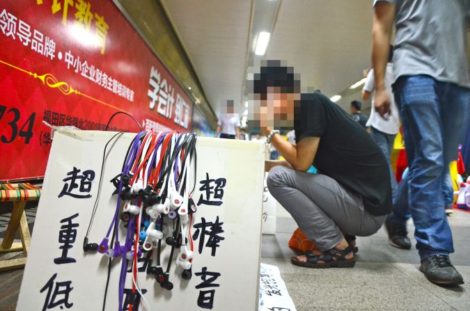 Chinese fakes cash in on Dr. Dre's Beats headphones bonanza