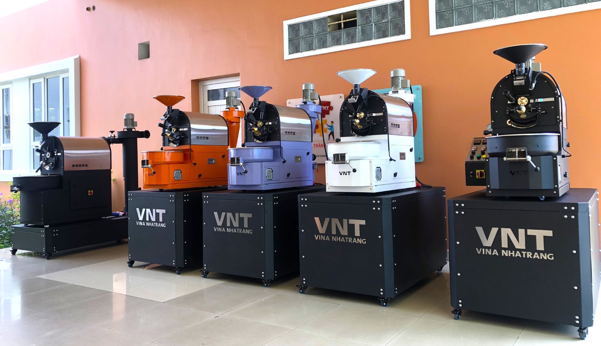 Coffee roasters and plants for coffee roasting