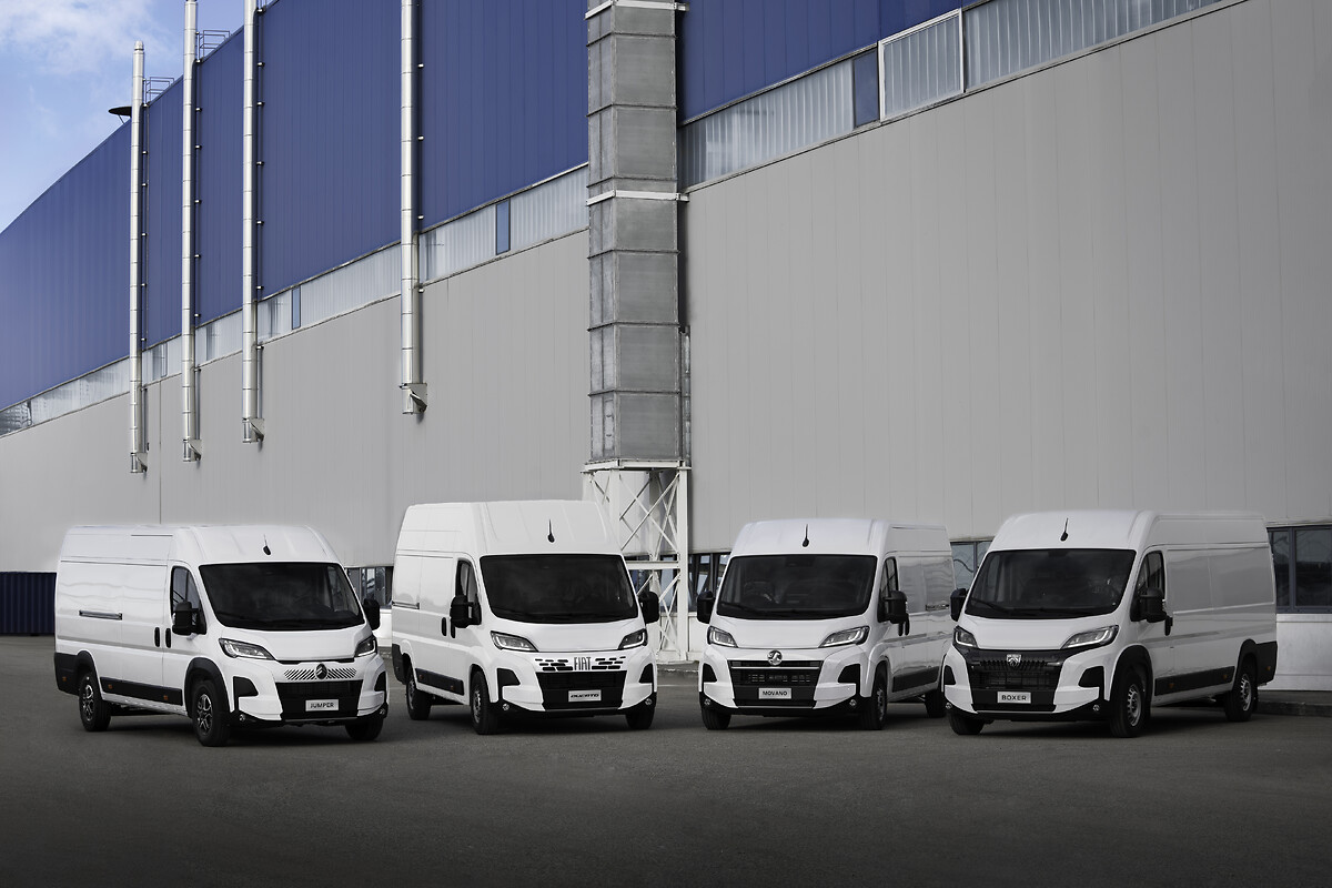 Commercial Vehicles ׀ Vans, Pick