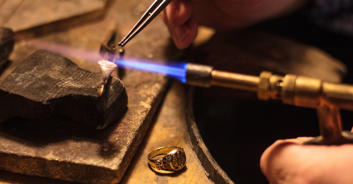Earring industry insight