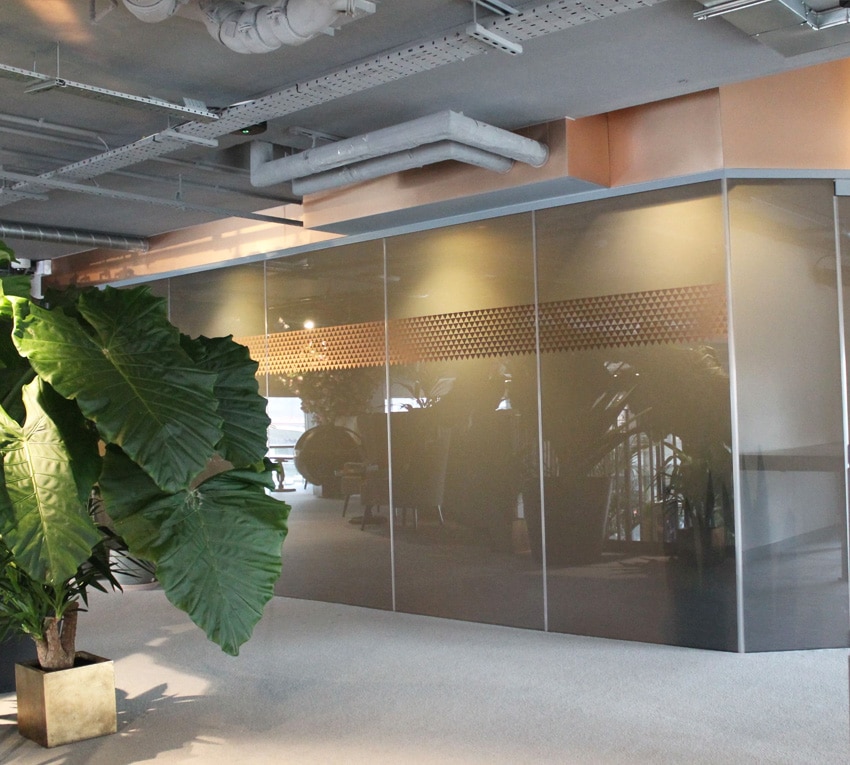 ESG Glass: Switchable Glass Manufacturers