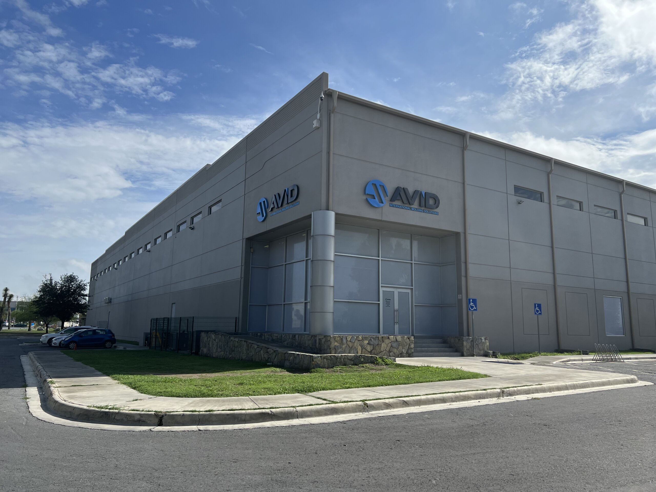 Falcon Plastics: Plastic Injection Molding