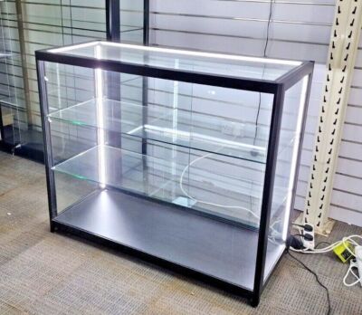 Fitted display counter solutions
