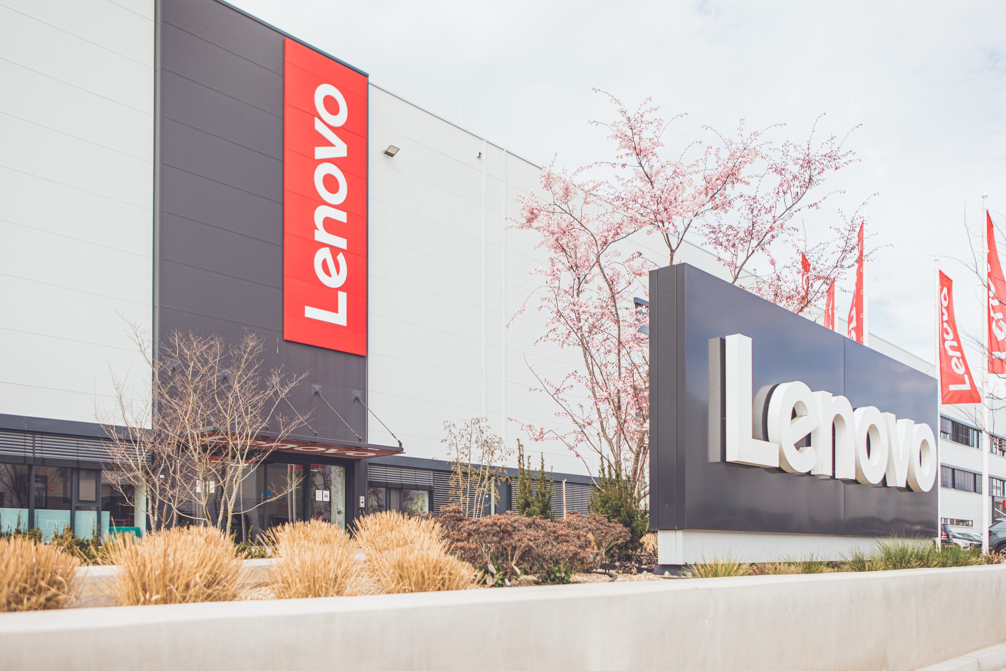 Lenovo®