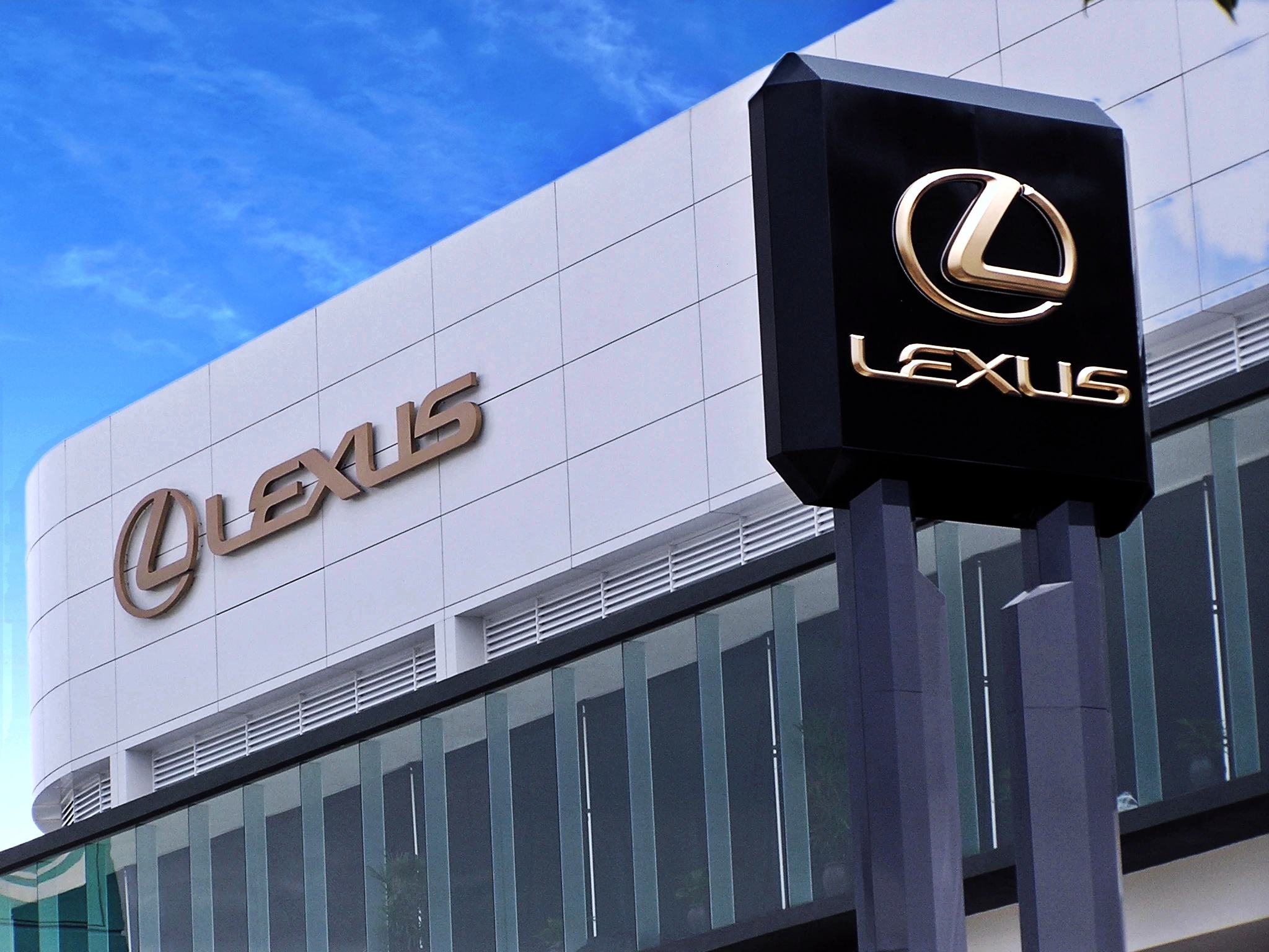 Lexus