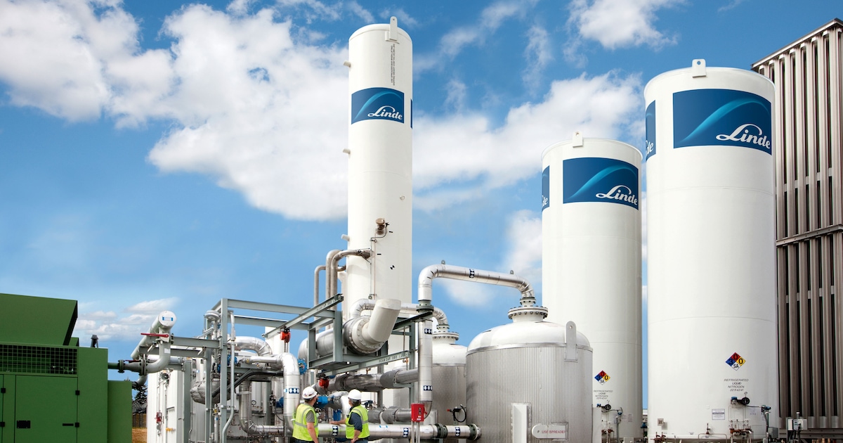 Liquid nitrogen production systems