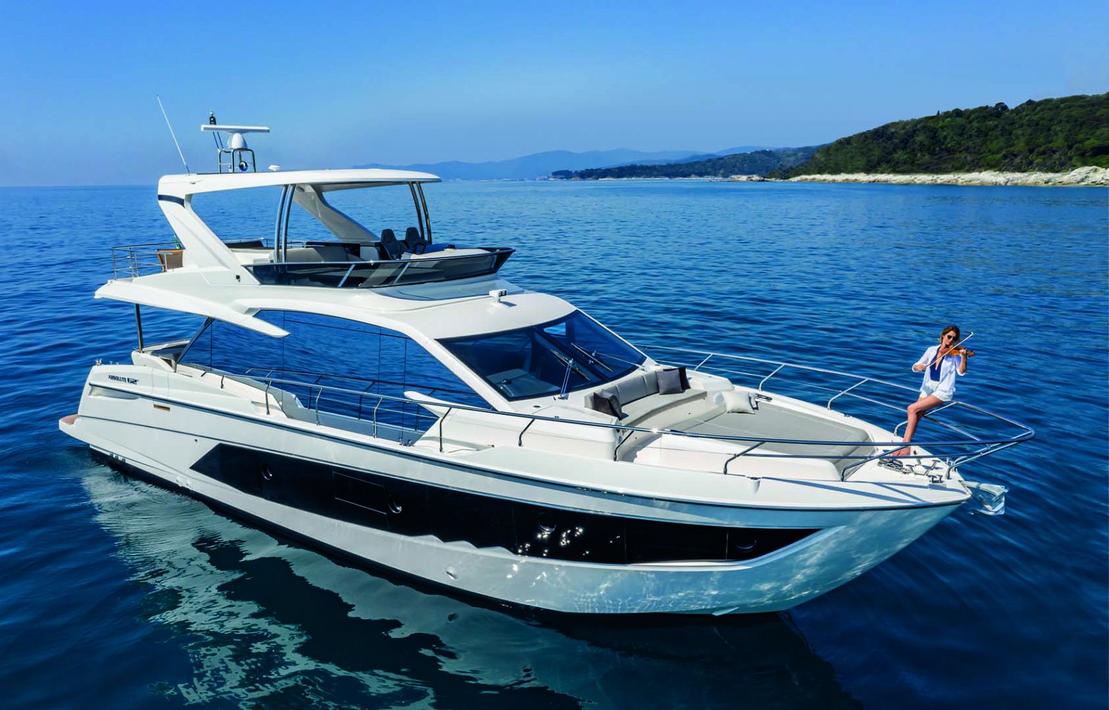Luxury flybridge yachts for sale
