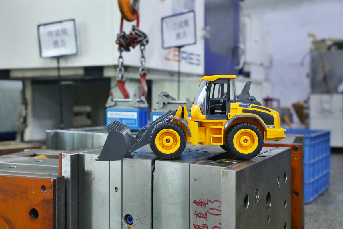 Miniature Craft Supplies industry insight