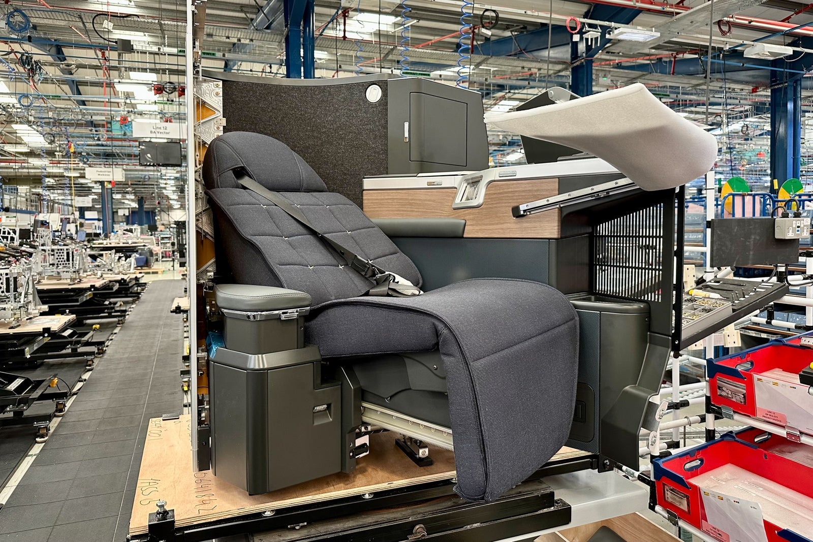 airline seat manufacturers