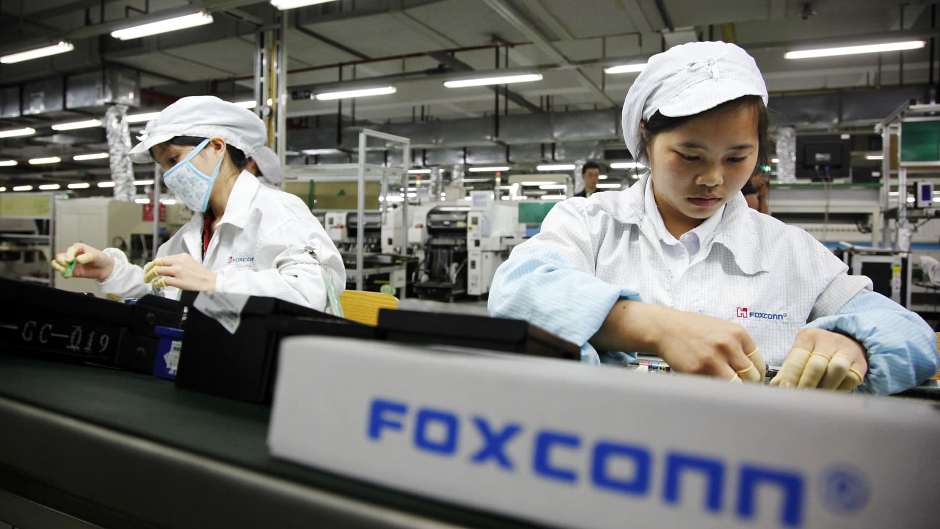 apple manufacturer
