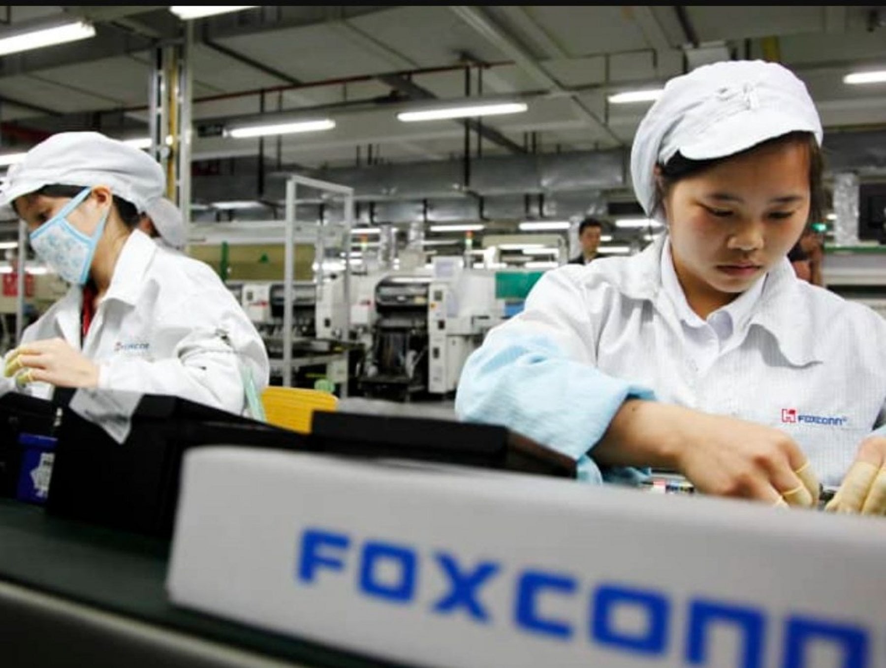 apple manufacturer company