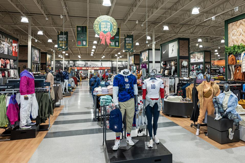 dick's sporting goods supplier of sports & recreation gear