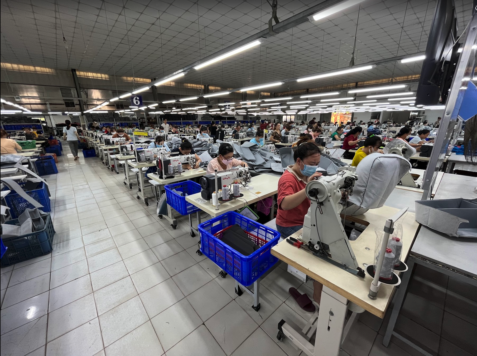 b2b supply chain manufacturers distributors