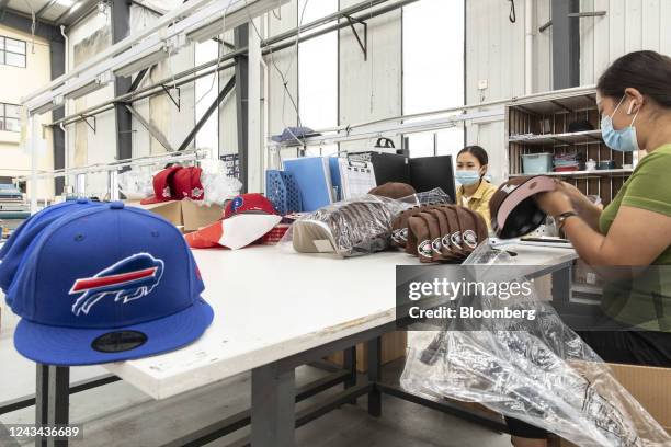 baseball manufacturers