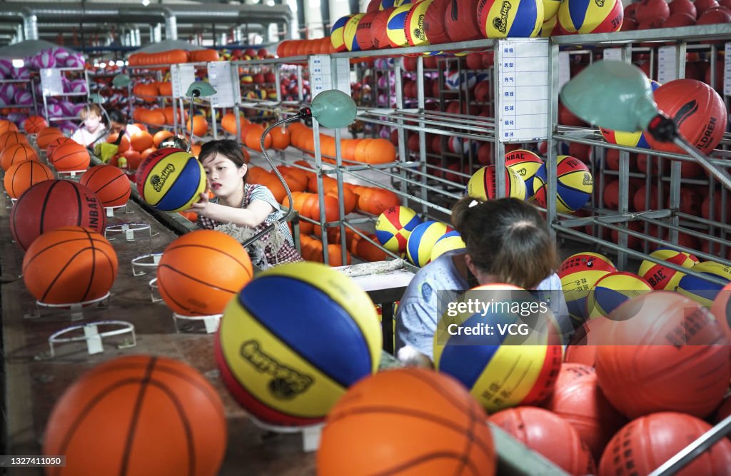 basketball manufacturers