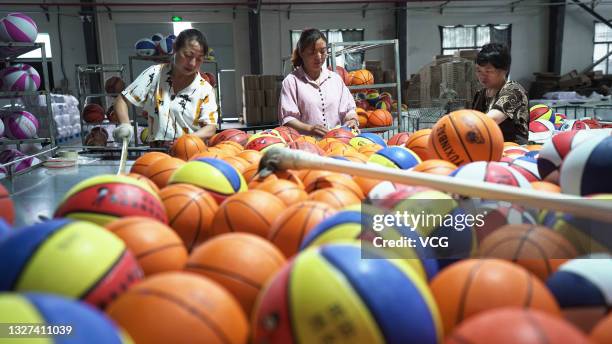 basketball manufacturers