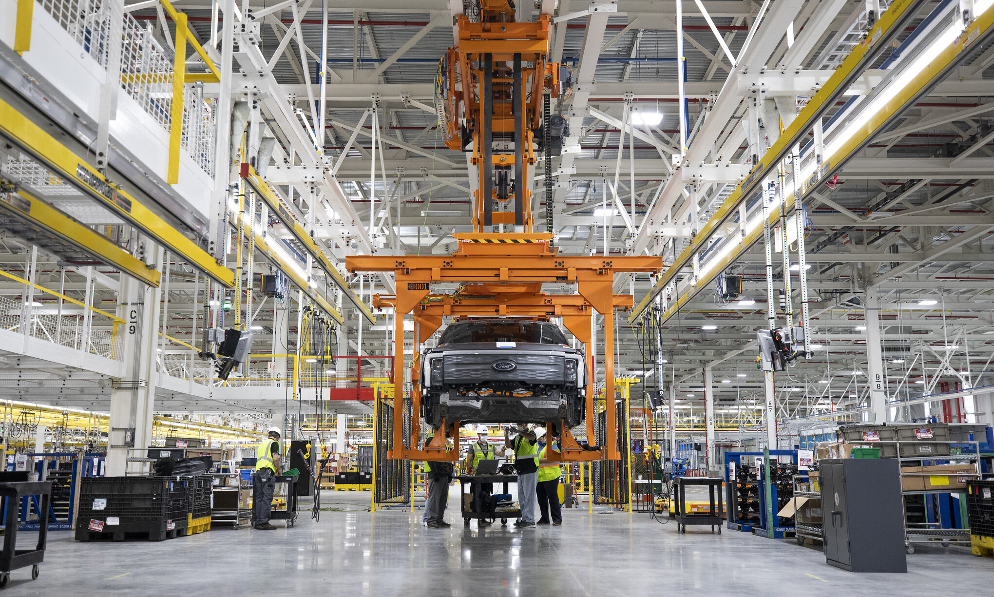 best us-focused ev manufacturer investments