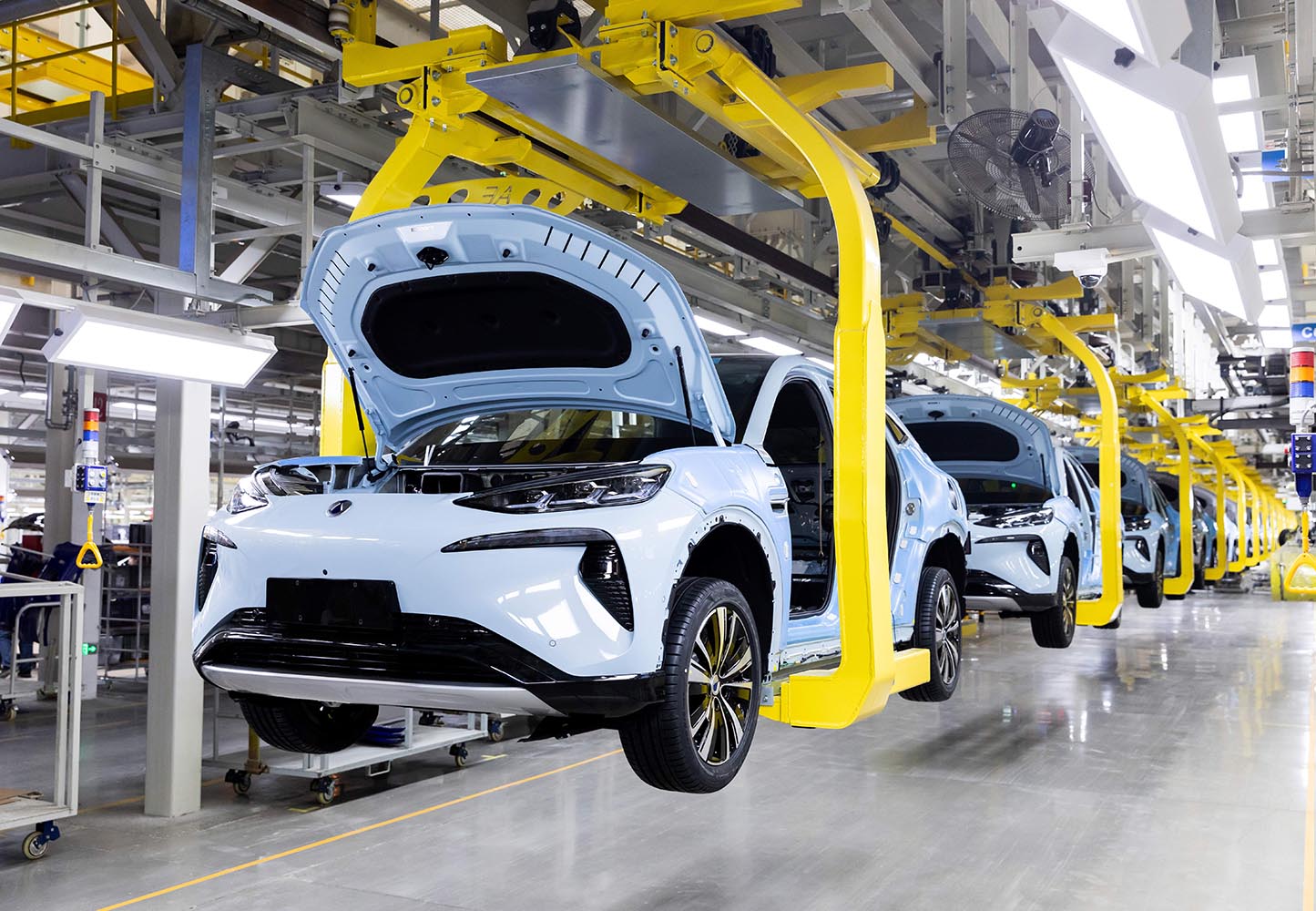 best us-focused ev manufacturer investments