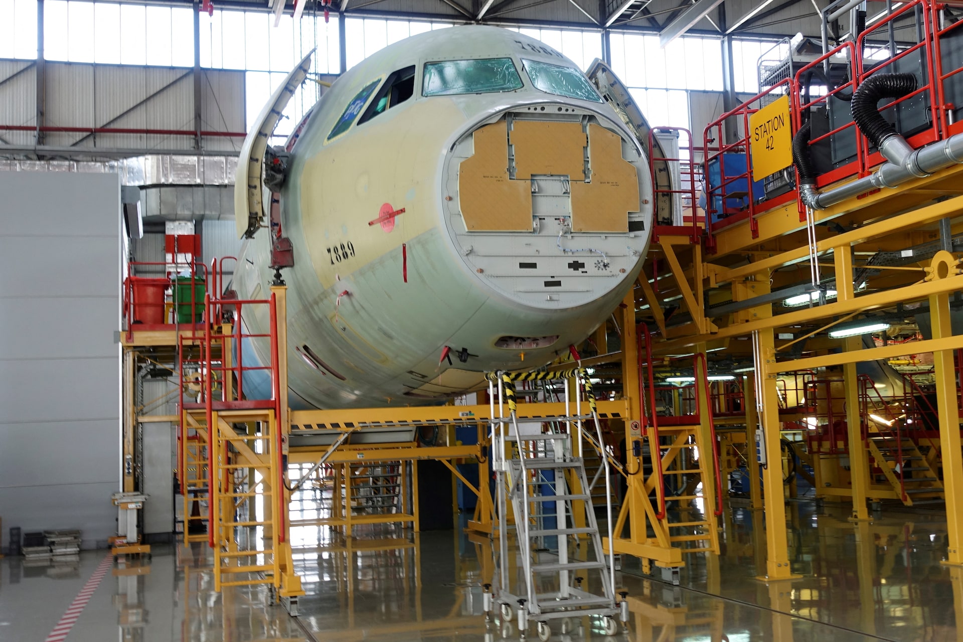 big aircraft manufacturers