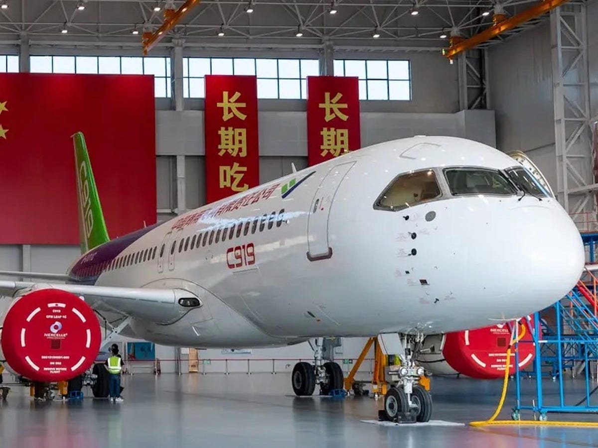 biggest airplane manufacturers
