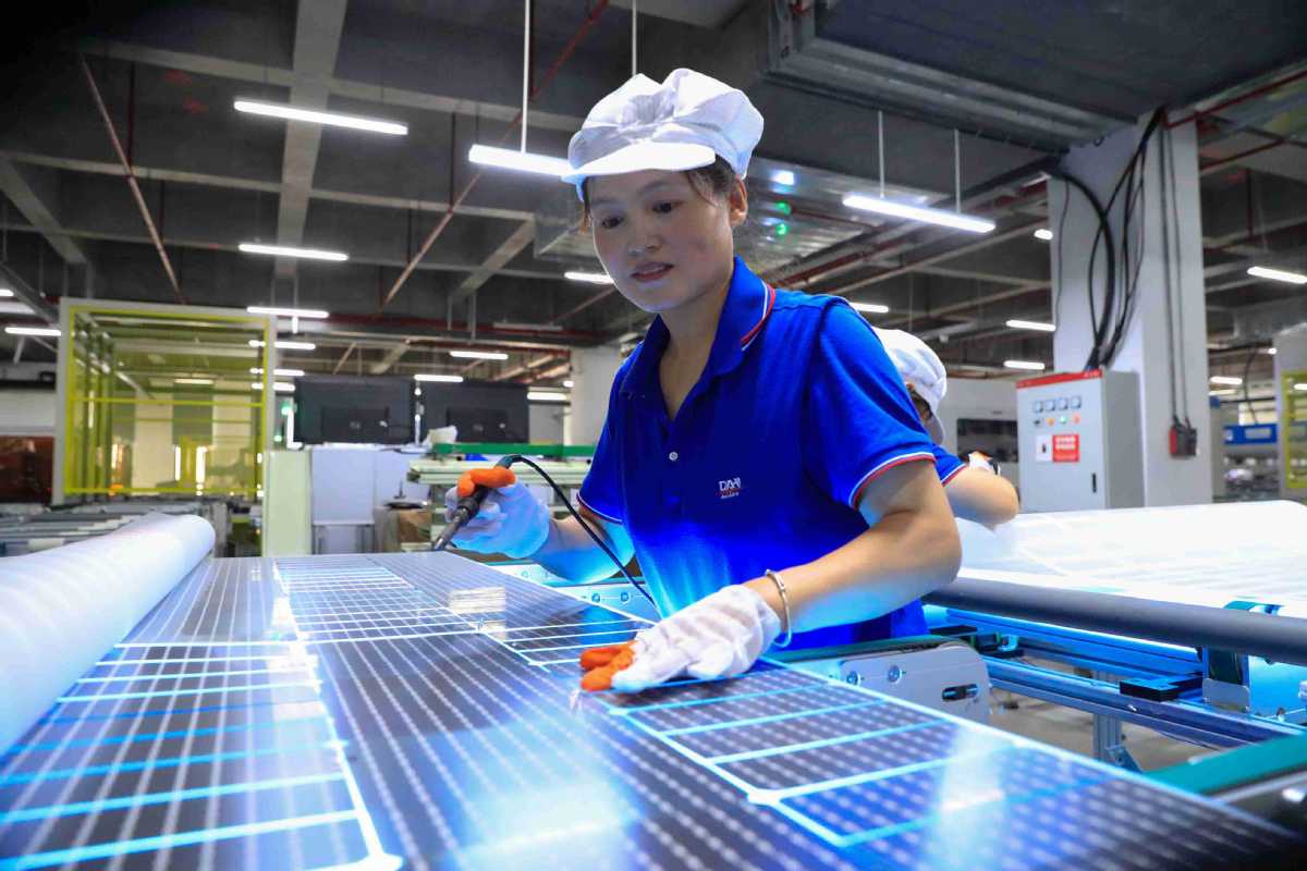 biggest solar panel manufacturers
