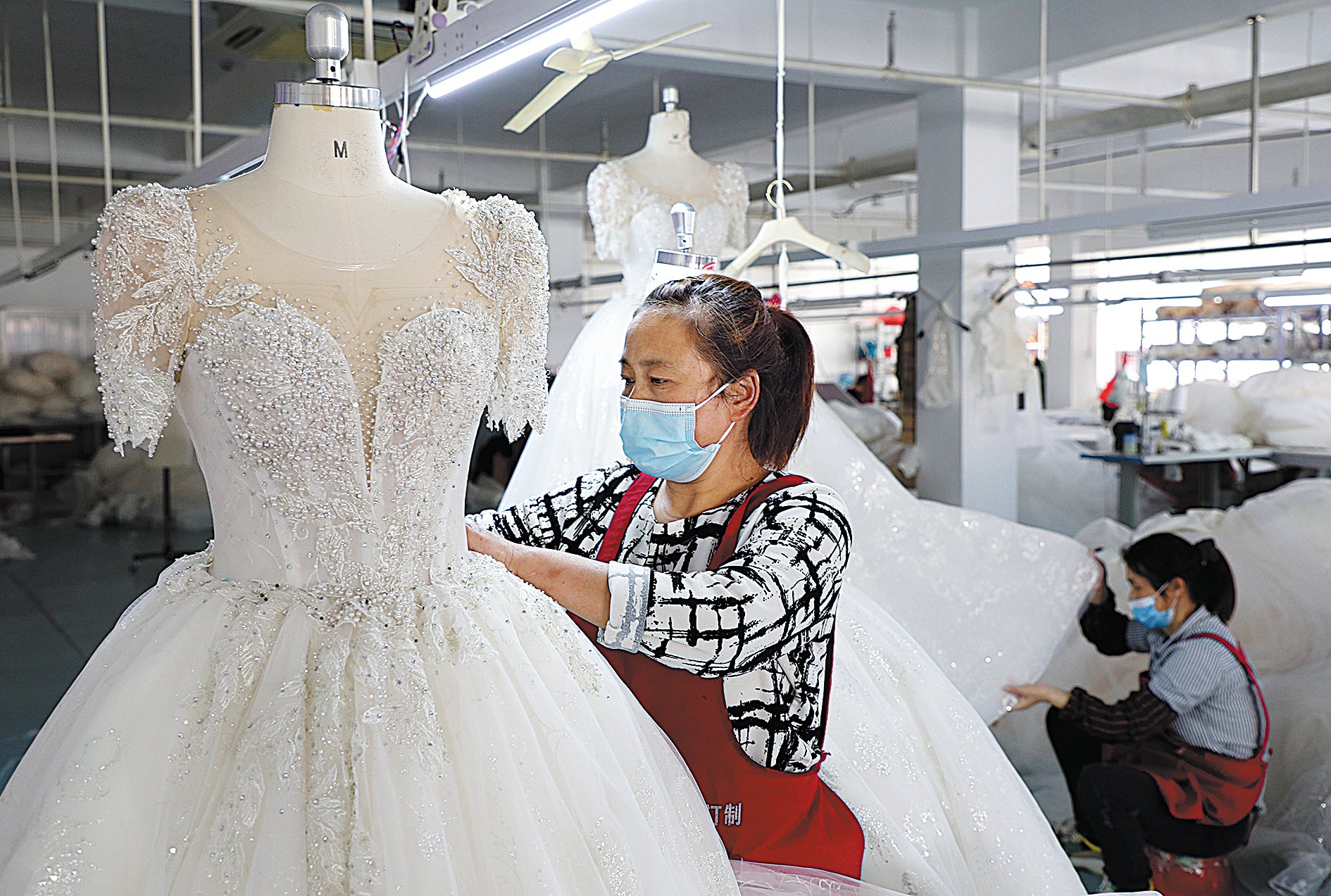 bridal gown manufacturers