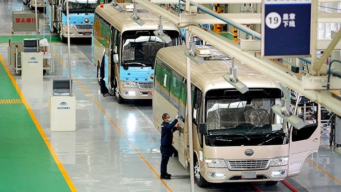 bus manufacturers usa