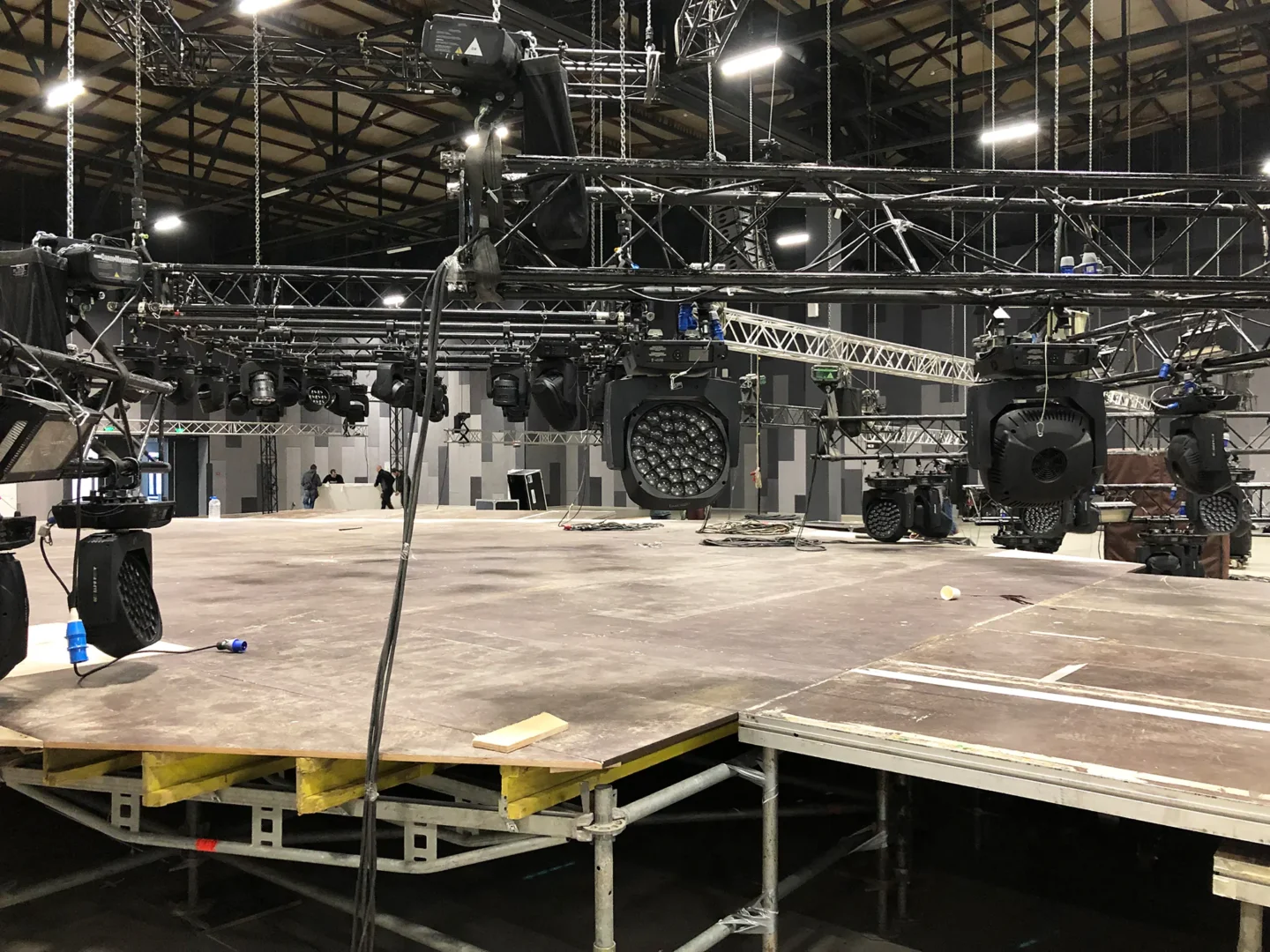stage lighting equipment supplier