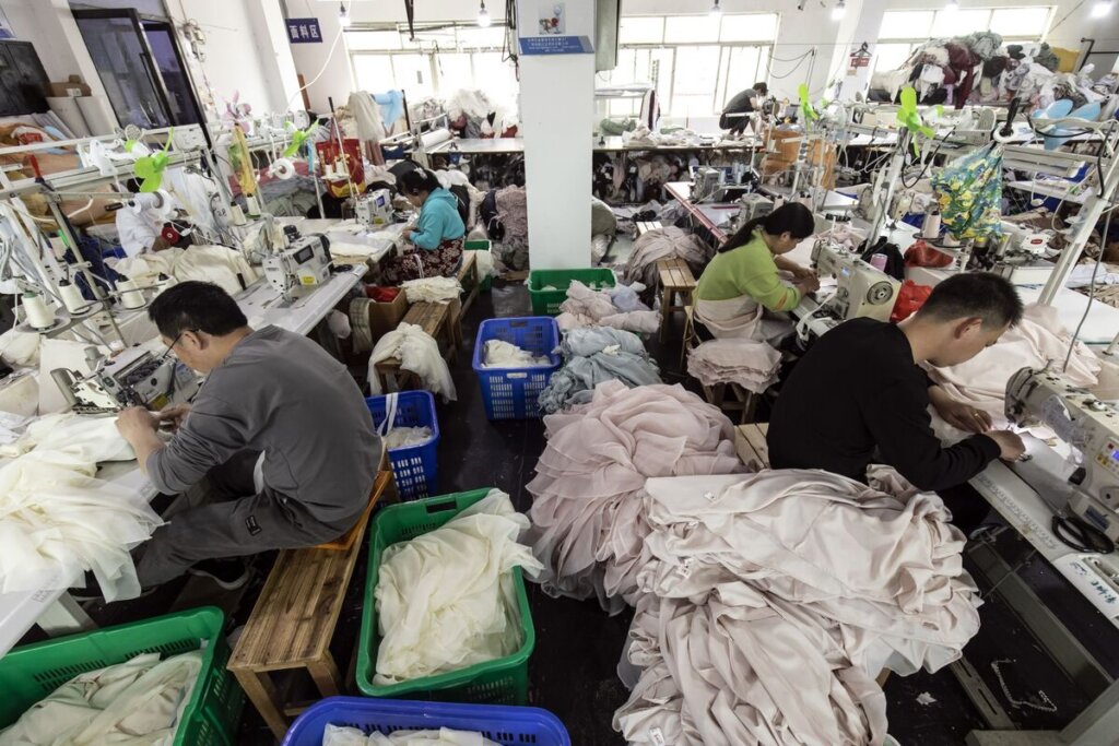 Sourcing Clothing Manufacturer In Usa from China: The Ultimate Guide 2026