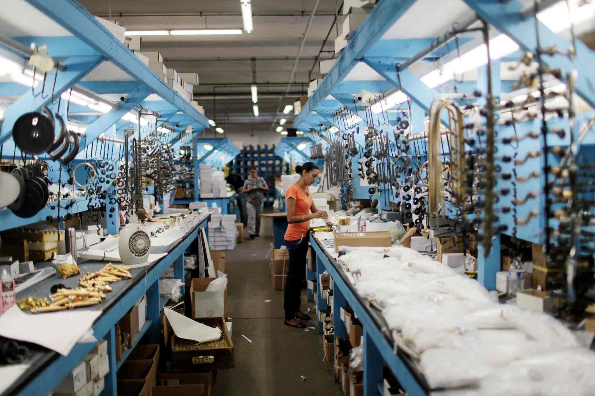 used store fixture supplier
