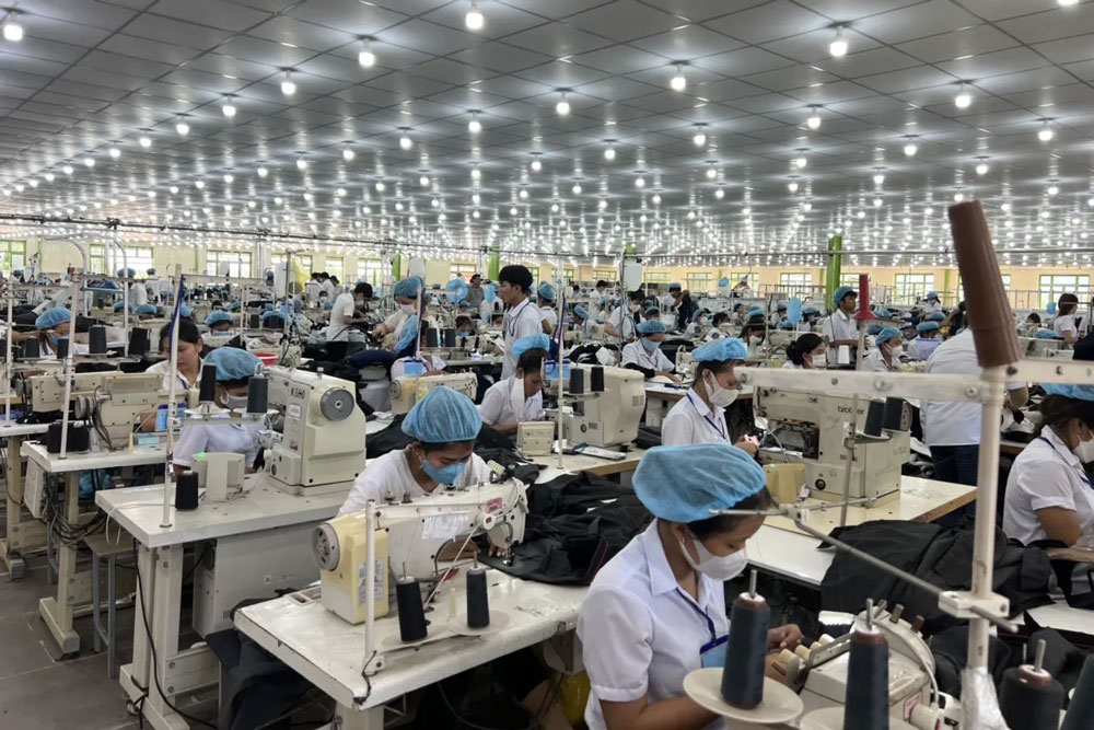 wholesale fashion supplier