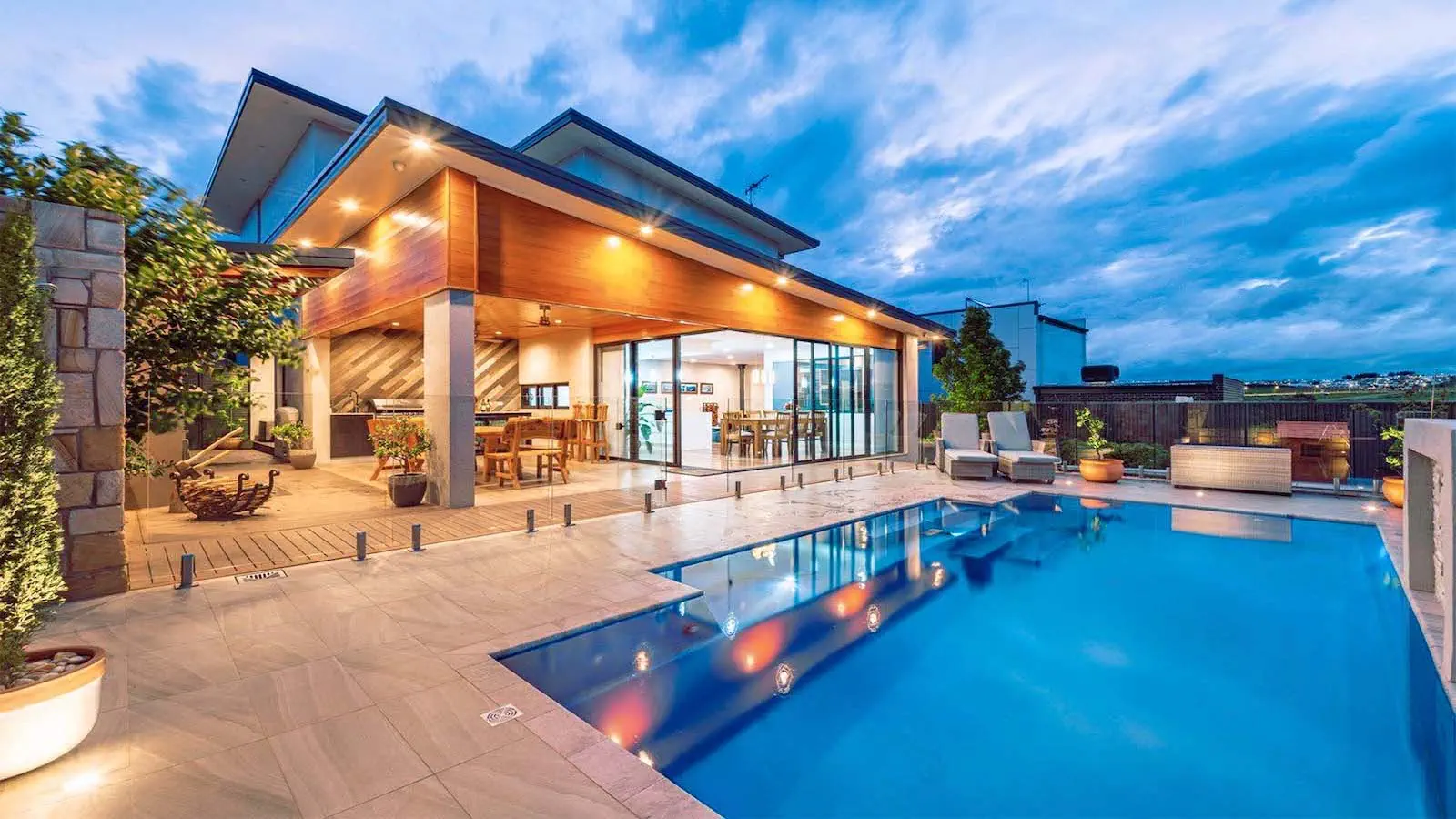 Swimming Pools & Outdoor Living Inspiration