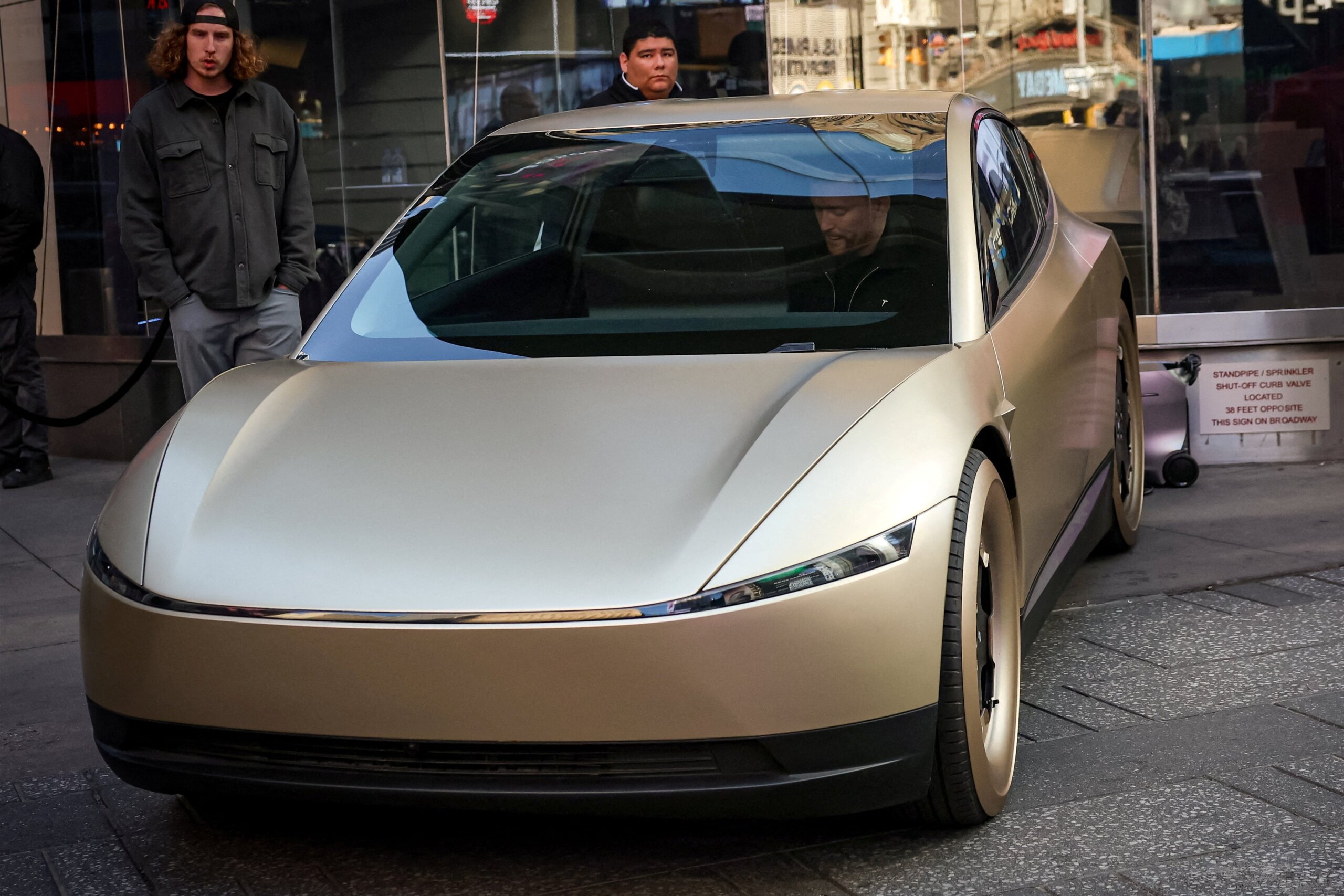 Tesla requires suppliers to avoid China
