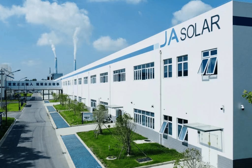 The 9 largest solar panel manufacturers in the world [2025]