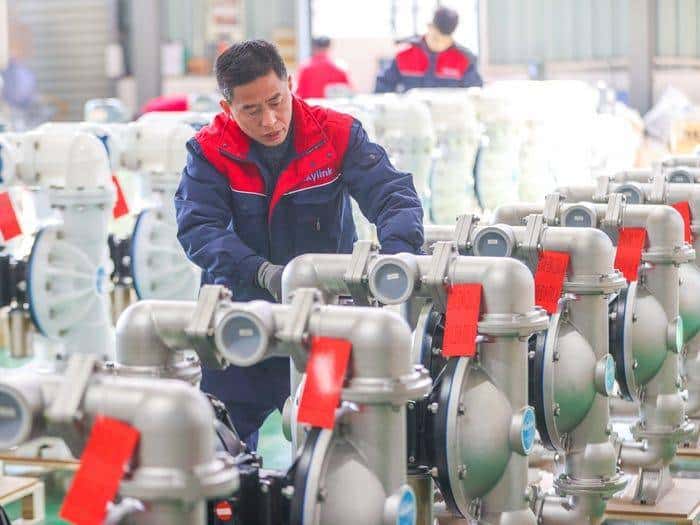 Top 5 Reasons Chinese Companies Are Moving Overseas (and ...