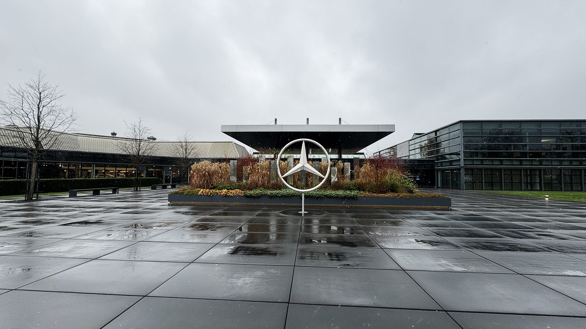 Who Owns Mercedes Benz?